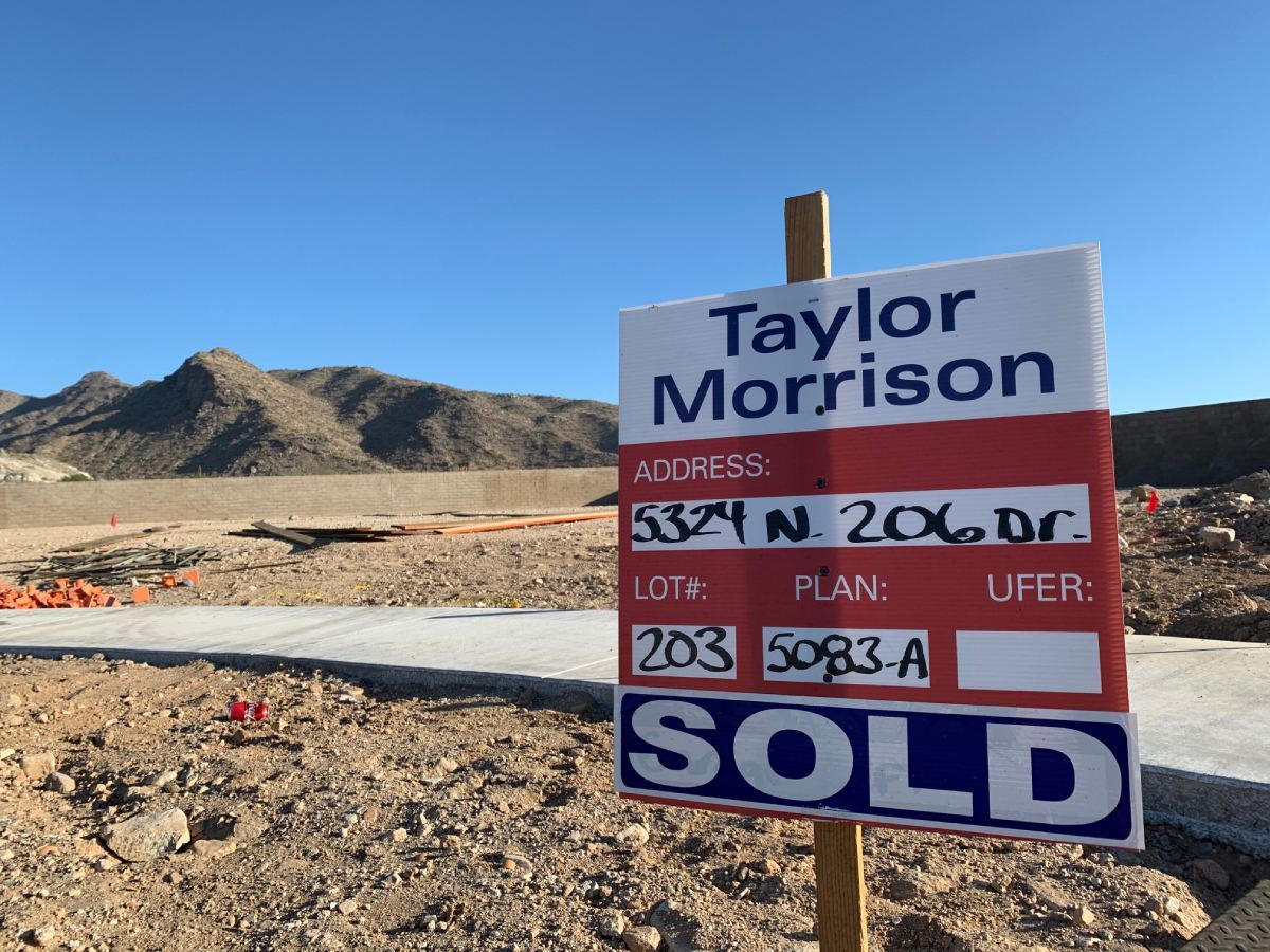 house sold sign