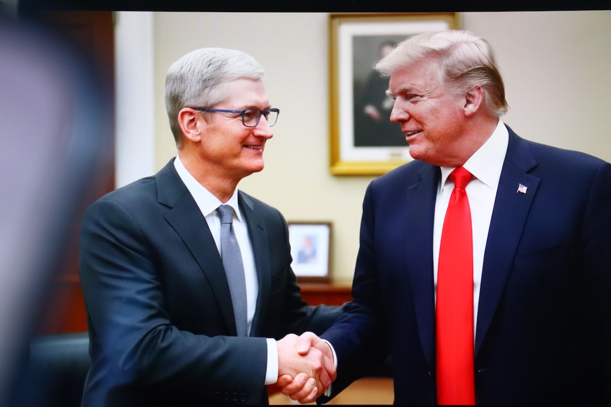 Tim Cook Trump